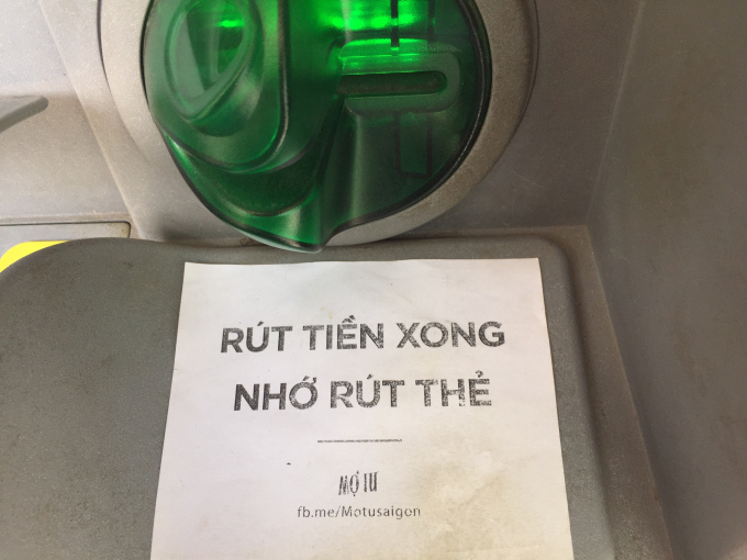 Mợ Tư – Rút xèng xong nhớ rút thẻ