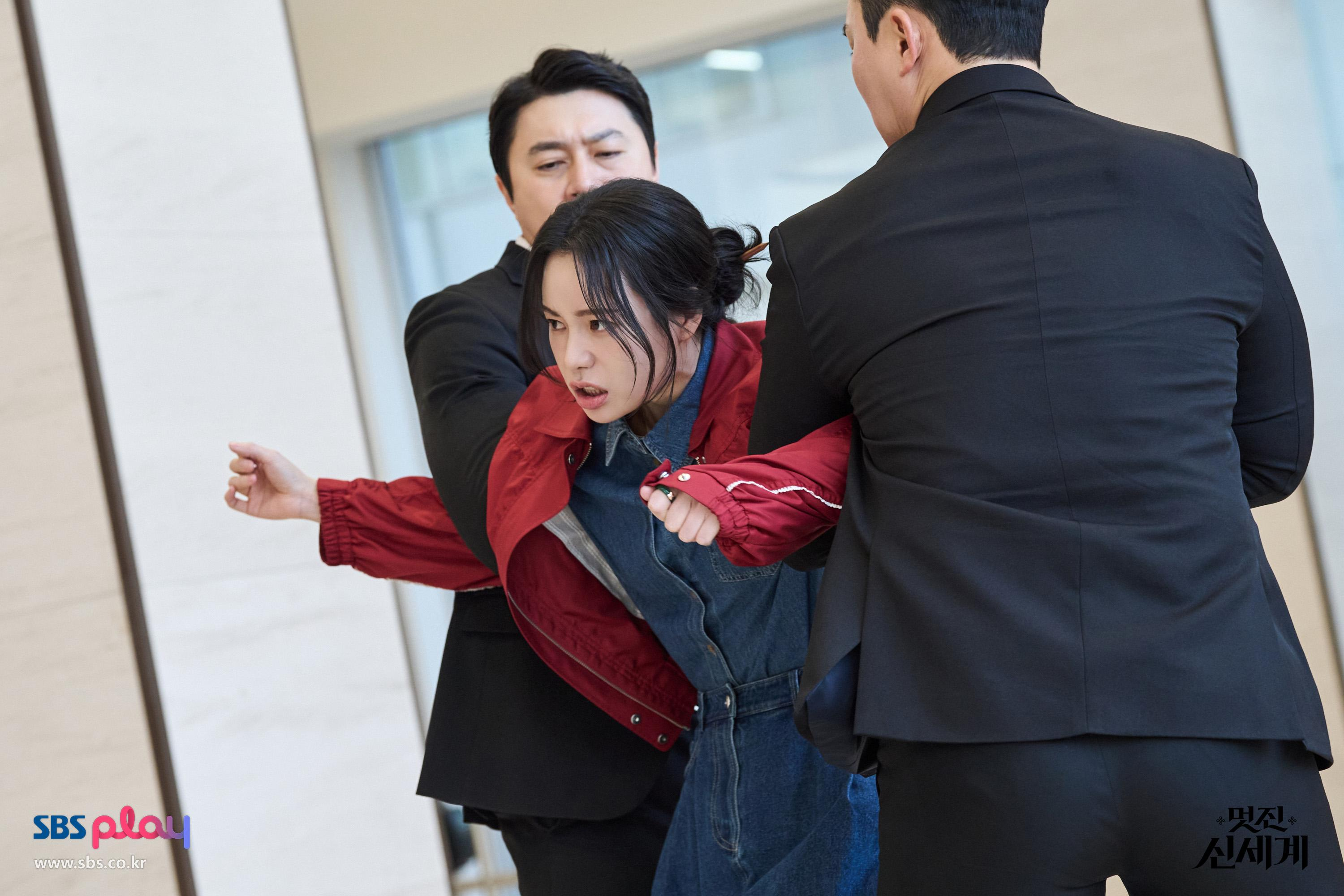 My Royal Nemesis và triết học Adler: Cần làm gì khi cuộc đời không yêu ta tha thiết?